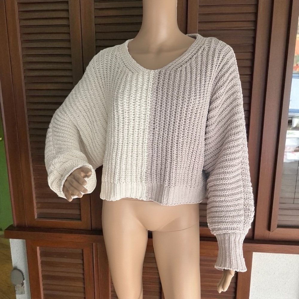 Altar'd State Cream Cropped V-Neck Chunky Knit Sweater